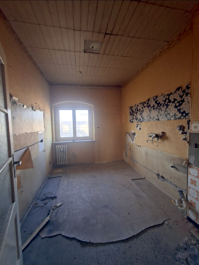 Sanierung einer Küche - Bild Zustand vorher - C2GmbH Sanierung aus einer