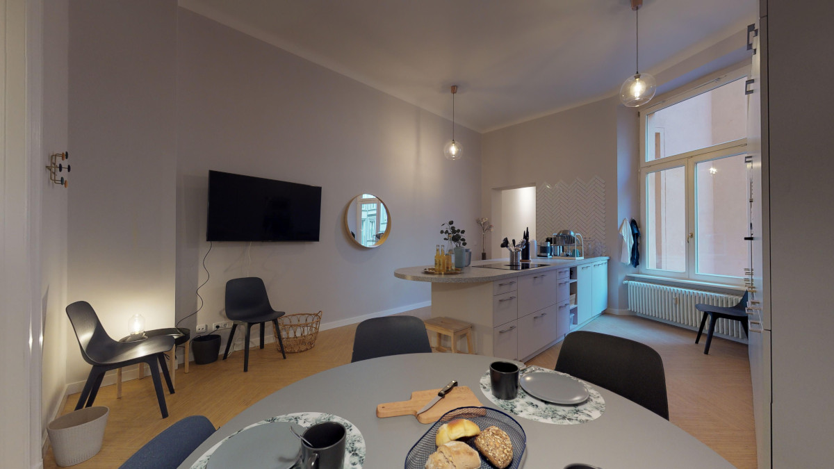 großzügig sanierter Altbau - sanierte Wohnküche - C2 GmbH Altbausanierung