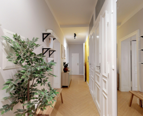 großzügig sanierter Altbau - sanierter Flur - C2 GmbH Altbausanierung