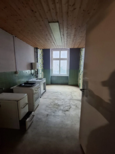 Sanierung einer Küche - Bild Zustand vorher - C2GmbH Sanierung aus einer Hand